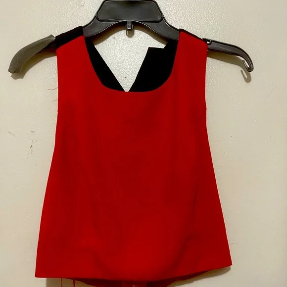 Red crop top - Picture 1 of 2